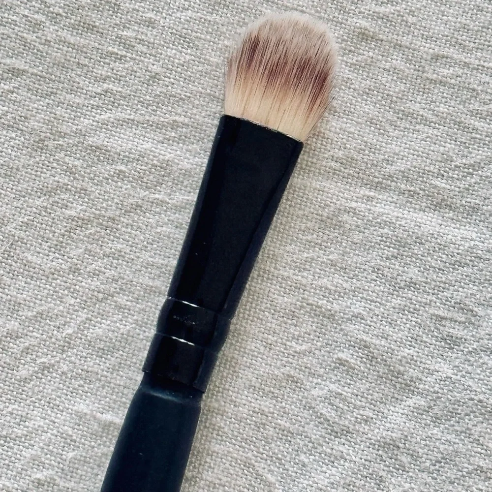STUDIO BASICS Concealer Makeup Brush